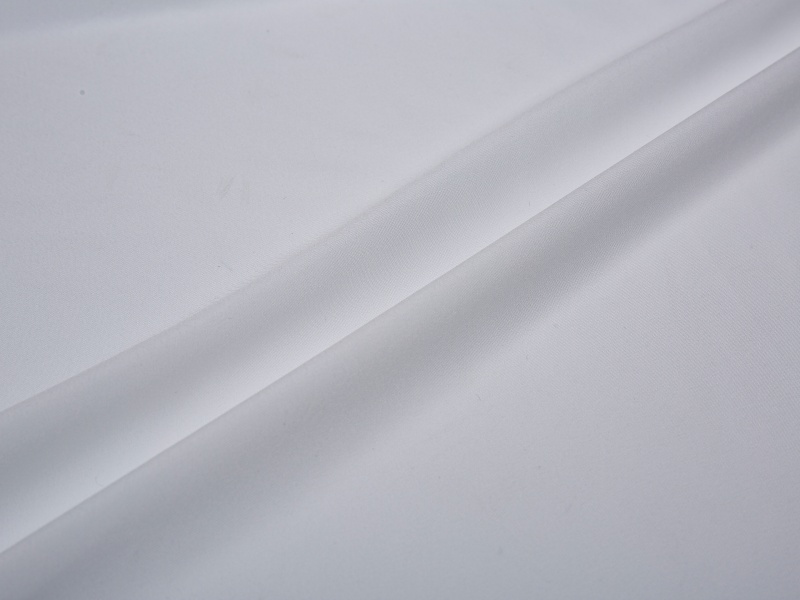 Poliészter nyújtó bélés