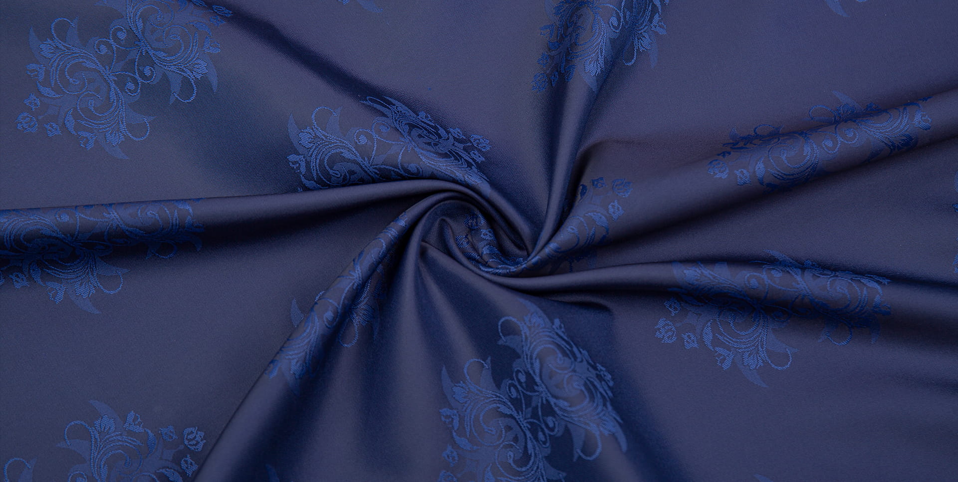 Tongxiang Shunli Textile Technology Co., Ltd.