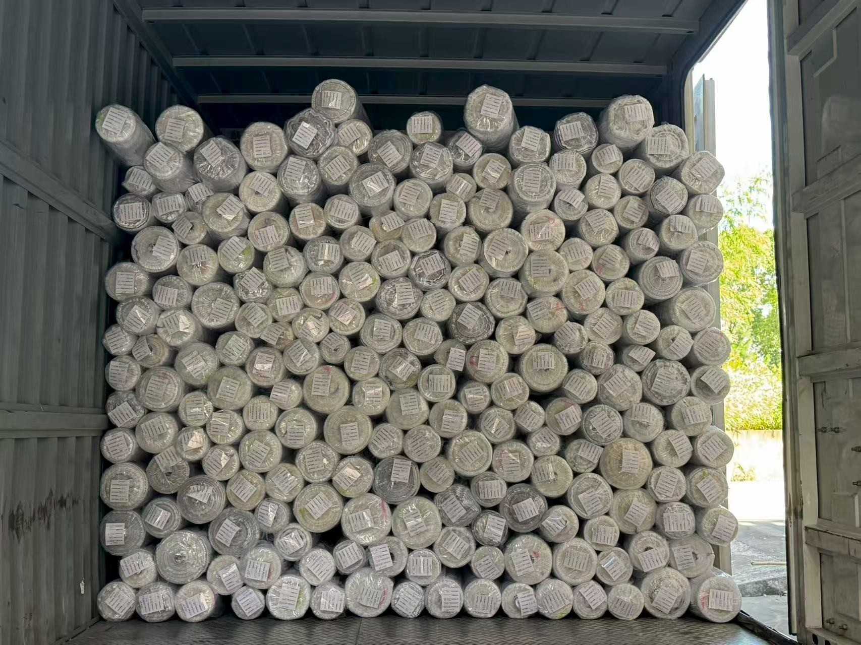 Egyedi ujjú bélés